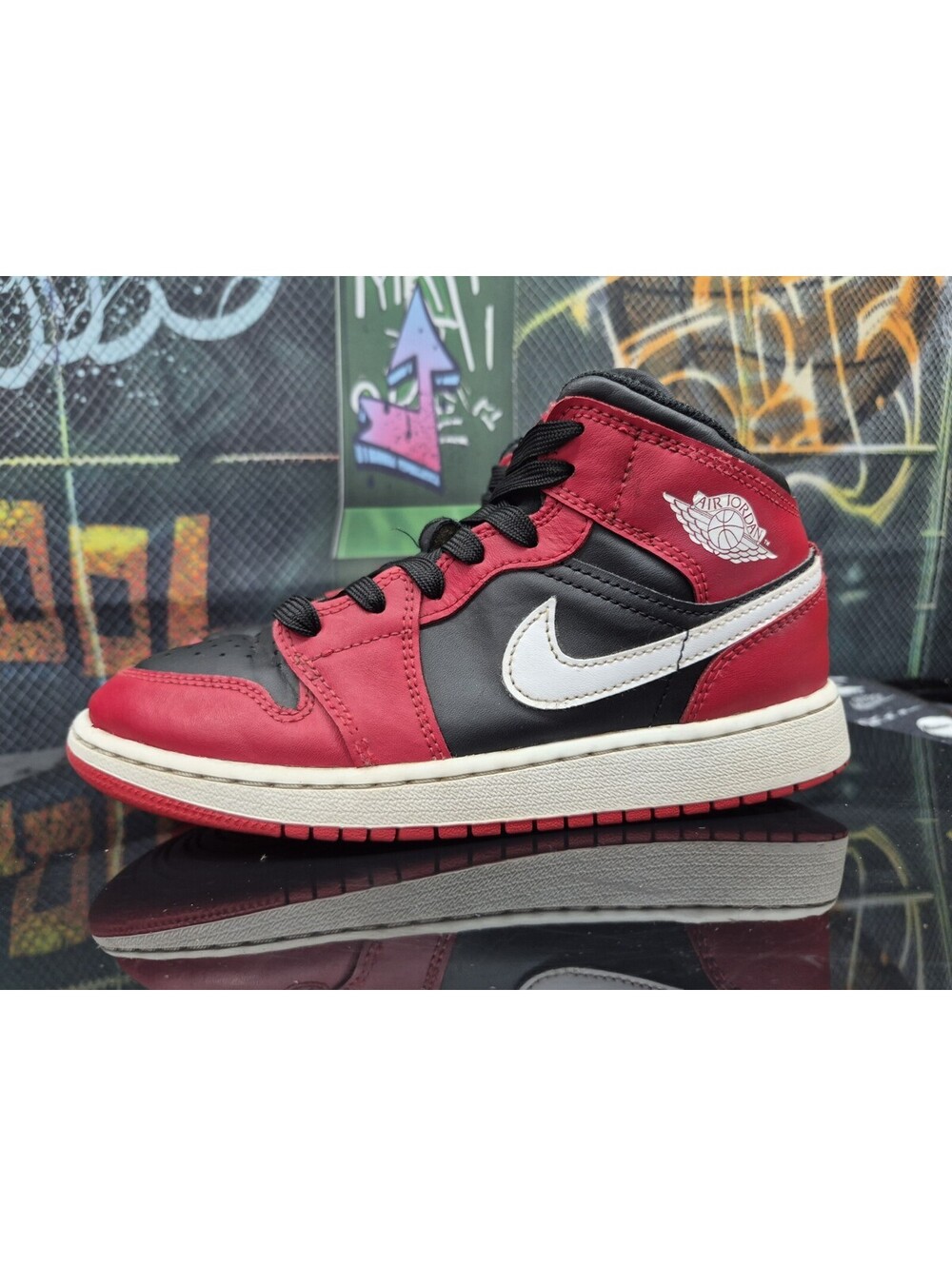 Nike Air Jordan 1 Mid Gym Red Black White DQ8423-061 GS Youth 4Y or 5.5W